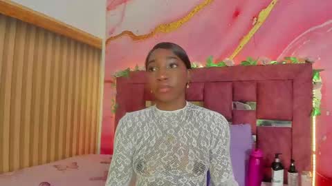 Snapshot of melody_paris chatting on 05-11-26, 10:43 Mixie online show from 05-11-26, 10:43
