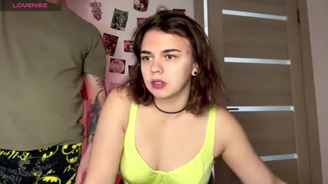 Snapshot of melody_song chatting on 10-28-25, 06:06 melody_song online show from 10-28-25, 06:06