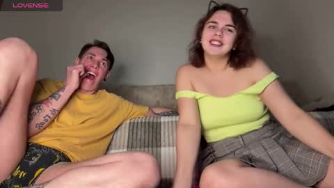 Snapshot of melody_song chatting on 11-22-25, 10:36 melody_song online show from 11-22-25, 10:36