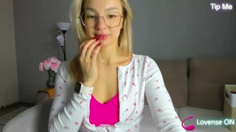 melodyillves online show from 05-14-26, 02:07