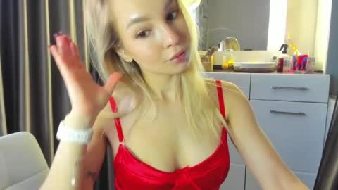 melodyillves online show from 05-18-26, 01:45