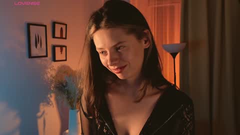 Snapshot of melodykey_x chatting on 12-24-24, 04:30 melody  online show from 12-24-24, 04:30