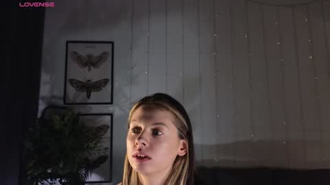 Snapshot of melodykey_x chatting on 02-05-25, 04:58 melody  online show from 02-05-25, 04:58