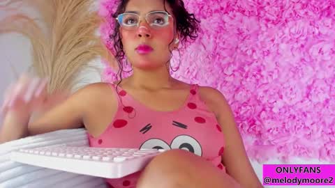 Snapshot of melodymoore_ chatting on 11-25-25, 01:16 Melody online show from 11-25-25, 01:16