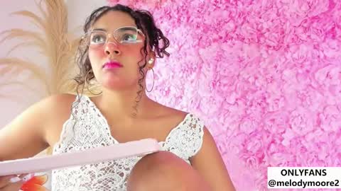 Snapshot of melodymoore_ chatting on 12-05-25, 04:25 Melody online show from 12-05-25, 04:25