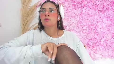 Snapshot of melodymoore_ chatting on 01-17-26, 10:35 Melody online show from 01-17-26, 10:35