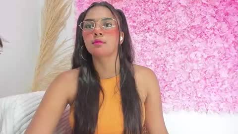 Snapshot of melodymoore_ chatting on 02-02-26, 11:03 Melody online show from 02-02-26, 11:03