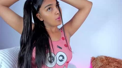 Snapshot of melodymoore_ chatting on 03-23-26, 10:03 Melody online show from 03-23-26, 10:03