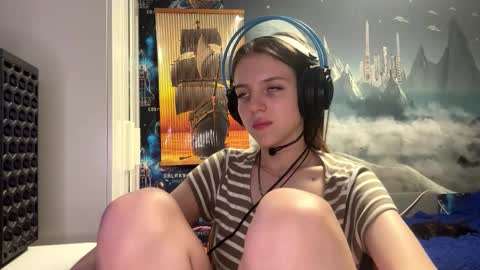 Snapshot of melonygriffen chatting on 11-07-25, 02:17 Hi Im Aria 18 years old online show from 11-07-25, 02:17