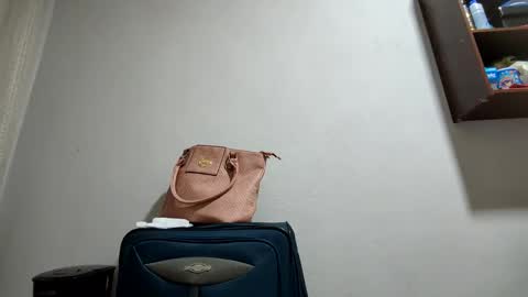 Snapshot of meltingdab chatting on 02-25-25, 02:03 meltingdab online show from 02-25-25, 02:03