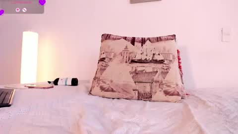 Snapshot of mely_rosee chatting on 05-05-26, 12:46 online show from 05-05-26, 12:46