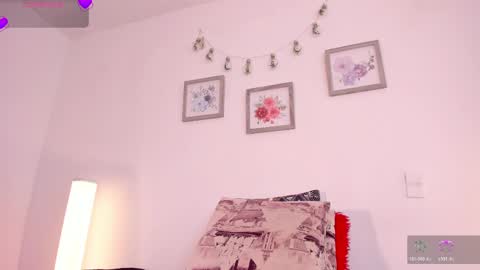 Snapshot of mely_rosee chatting on 05-08-26, 12:10 online show from 05-08-26, 12:10