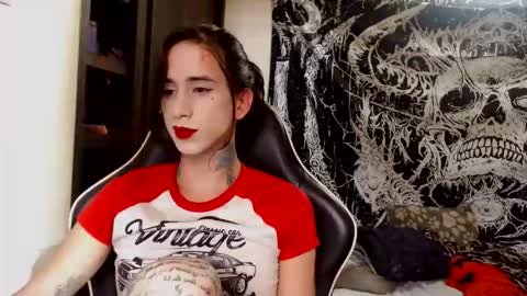 mely online show from 11-17-25, 10:04