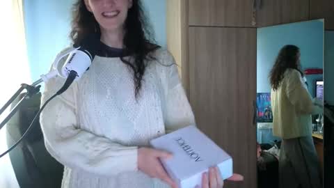 Snapshot of memisecrets chatting on 03-12-26, 04:46 Megumi Aina online show from 03-12-26, 04:46