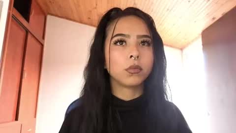 Snapshot of mencia_sharmaa chatting on 11-26-25, 04:19 Menca of your love online show from 11-26-25, 04:19