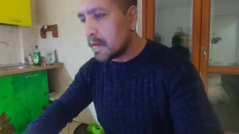 Snapshot of menformen1929 chatting on 12-15-25, 12:26 menformen1929 online show from 12-15-25, 12:26