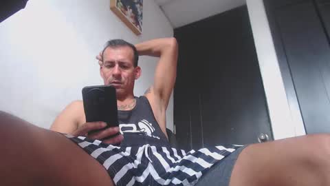 Snapshot of mensexydick20 chatting on 11-03-25, 05:47 big brown online show from 11-03-25, 05:47