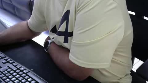 Snapshot of mentosgum chatting on 04-19-26, 06:43 mentosgum online show from 04-19-26, 06:43