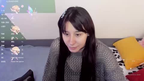 Snapshot of meomeee chatting on 09-10-25, 04:18 Meo online show from 09-10-25, 04:18