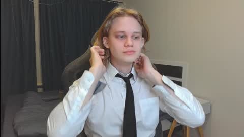 Snapshot of meow_mickey chatting on 12-03-24, 04:58 Mickey online show from 12-03-24, 04:58