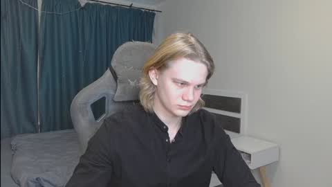 Snapshot of meow_mickey chatting on 12-04-24, 04:54 Mickey online show from 12-04-24, 04:54