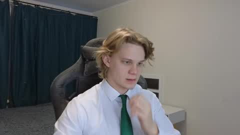 Snapshot of meow_mickey chatting on 12-30-24, 04:31 Mickey online show from 12-30-24, 04:31