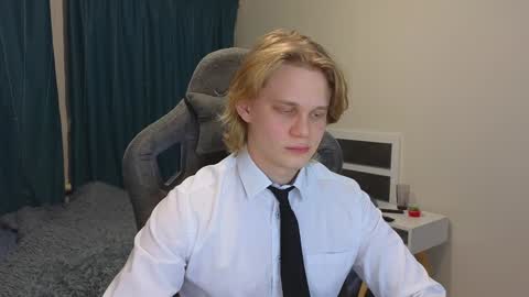 Snapshot of meow_mickey chatting on 02-07-25, 06:13 Mickey online show from 02-07-25, 06:13