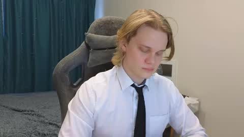 Snapshot of meow_mickey chatting on 02-12-25, 04:33 Mickey online show from 02-12-25, 04:33