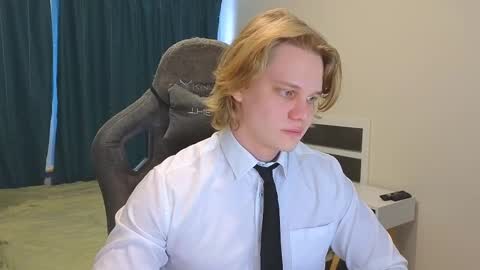 Snapshot of meow_mickey chatting on 02-18-25, 04:58 Mickey online show from 02-18-25, 04:58