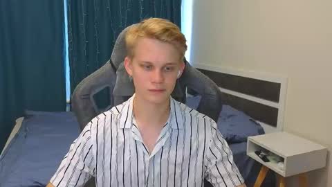 Snapshot of meow_mickey chatting on 10-18-25, 08:48 Mickey online show from 10-18-25, 08:48