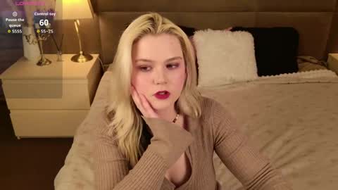 Snapshot of meow_teyya chatting on 05-28-26, 03:53 Ivy online show from 05-28-26, 03:53