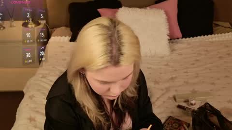Snapshot of meow_teyya chatting on 05-29-26, 02:26 Ivy online show from 05-29-26, 02:26