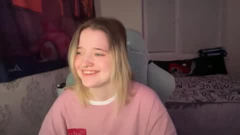 Snapshot of meowki4 chatting on 01-02-25, 12:13 meowme online show from 01-02-25, 12:13