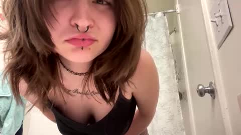 Snapshot of meowmeowkitti69 chatting on 11-05-25, 08:42 meowmeowkitti69 online show from 11-05-25, 08:42