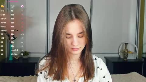 Julie online show from 04-06-26, 06:47