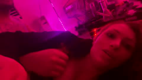 Snapshot of meowzers777 chatting on 12-21-24, 09:33 meowzers777 online show from 12-21-24, 09:33