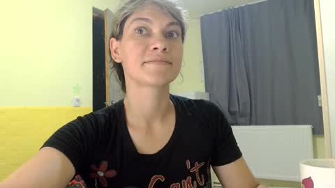 Snapshot of merciylove chatting on 09-21-25, 03:13 Miss Helena online show from 09-21-25, 03:13