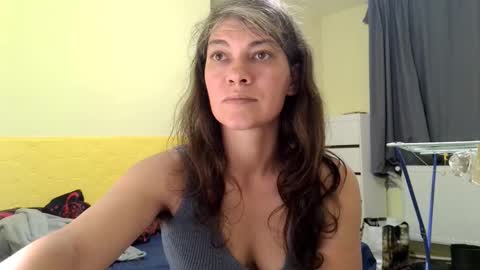 Snapshot of merciylove chatting on 10-12-25, 01:43 Miss Helena online show from 10-12-25, 01:43