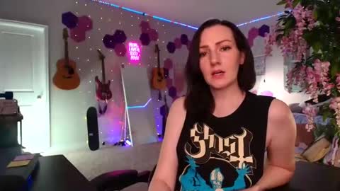Snapshot of meredithbae chatting on 03-19-26, 01:09 Meredith Bae online show from 03-19-26, 01:09
