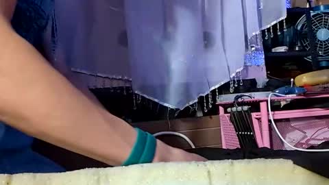 gurlnips online show from 11-10-25, 07:40