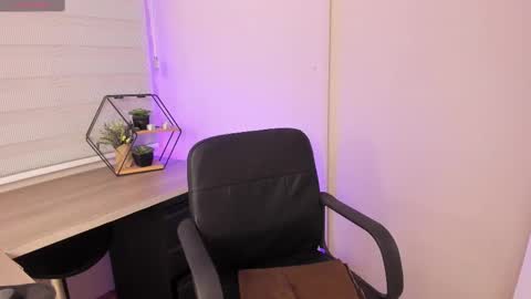 Merida  online show from 02-13-25, 12:21