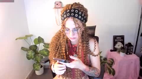 Snapshot of meridaxbrave_ chatting on 11-11-25, 02:55 laura 3 i am independent model online show from 11-11-25, 02:55