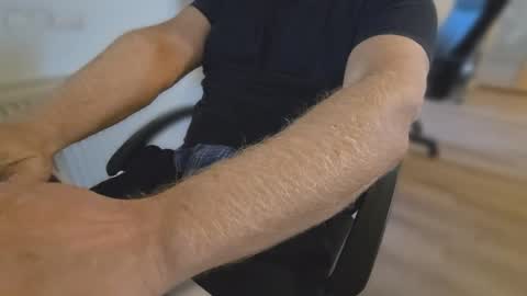 Snapshot of meridian132 chatting on 11-04-25, 03:22 meridian132 online show from 11-04-25, 03:22