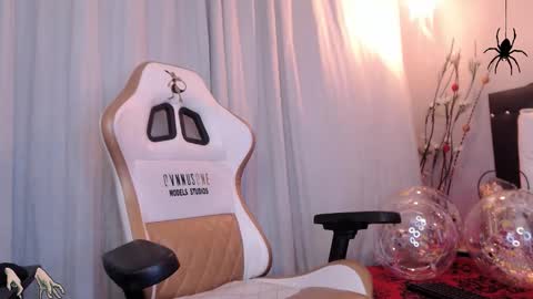 Snapshot of meriiiidaa chatting on 10-17-25, 04:15 meriiiidaa online show from 10-17-25, 04:15