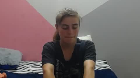 Snapshot of merily_duff chatting on 11-20-25, 07:46 MERILY online show from 11-20-25, 07:46