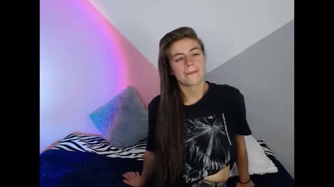 Snapshot of merily_duff chatting on 11-26-25, 06:42 MERILY online show from 11-26-25, 06:42