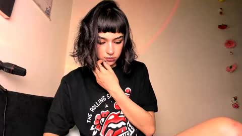 Snapshot of merlynn_ chatting on 12-17-24, 08:56 Diane 3 online show from 12-17-24, 08:56