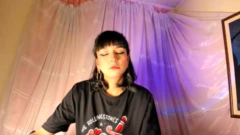 Snapshot of merlynn_ chatting on 02-08-25, 06:43 Diane 3 online show from 02-08-25, 06:43