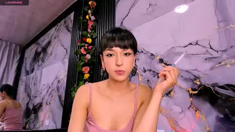 Snapshot of merlynn_ chatting on 09-09-25, 12:43 Diane 3 online show from 09-09-25, 12:43