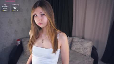 Snapshot of mernaeustice chatting on 12-14-25, 07:18 Sunny online show from 12-14-25, 07:18